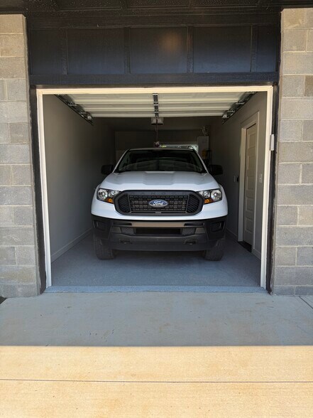 GARAGE - 110 Textile Ct