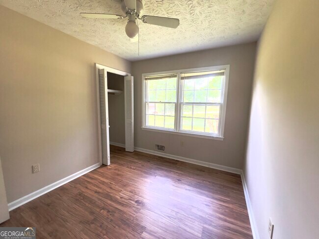 Building Photo - 1140 Barber Creek Dr