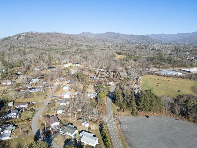 Building Photo - 130 Reems Creek Rd