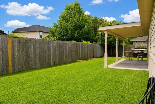 Building Photo - 2232 Ivy Wall Dr