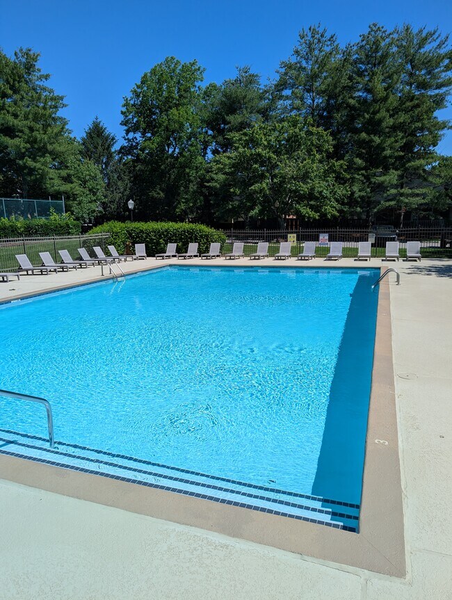 Building Photo - 9301 Grist Mill Ct
