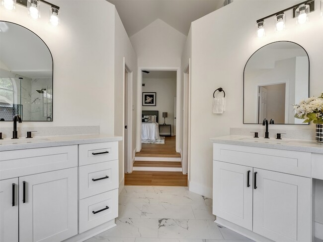 Building Photo - 246 Cedar Elm Ln