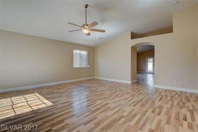 Building Photo - Gorgeous 1 story Home