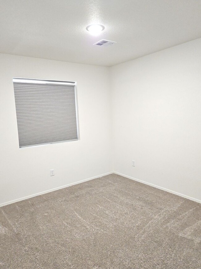 Building Photo - 4 bedroom rental for Lease