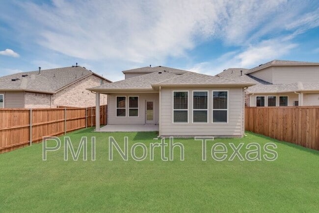 Building Photo - 3014 Isla Ter