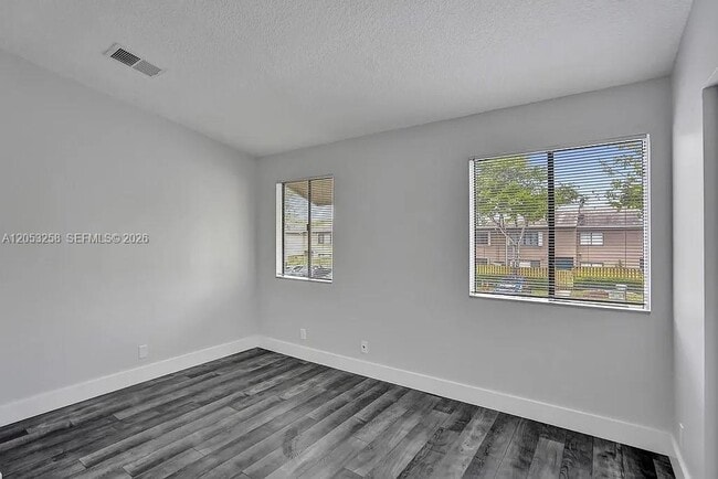 Building Photo - 5084 S University Dr