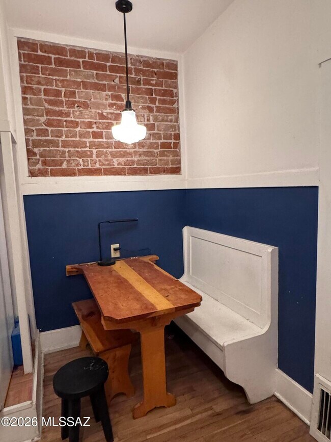 Building Photo - 21 E Corral St