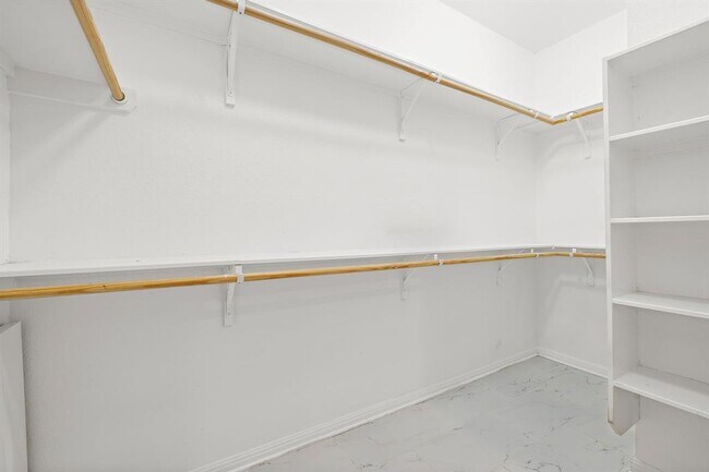 Building Photo - 706 Coconut Grove St