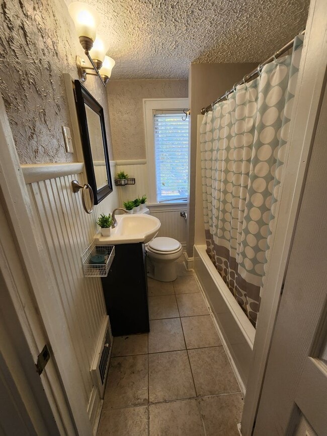 Building Photo - 97 E Emerling Ave