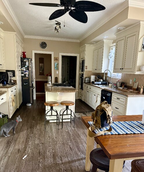 Building Photo - 106 Bogey