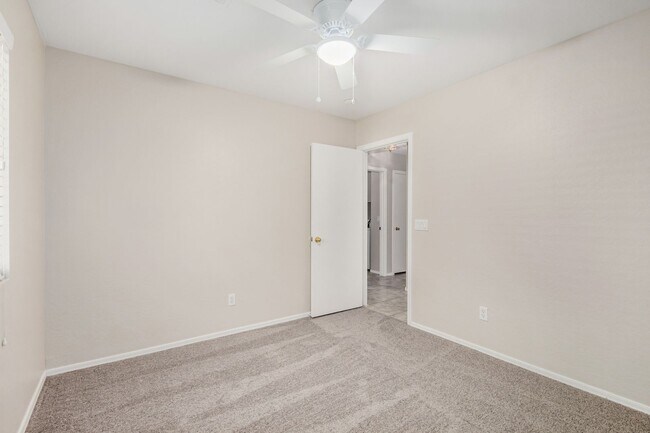 Building Photo - New Listing in Buckeye