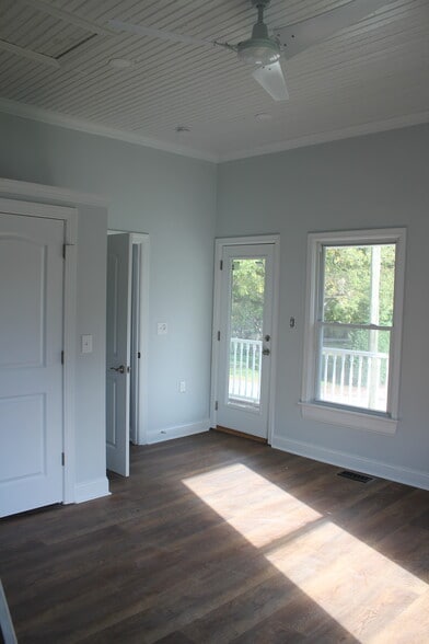 Master Bedroom - 805 Mill St