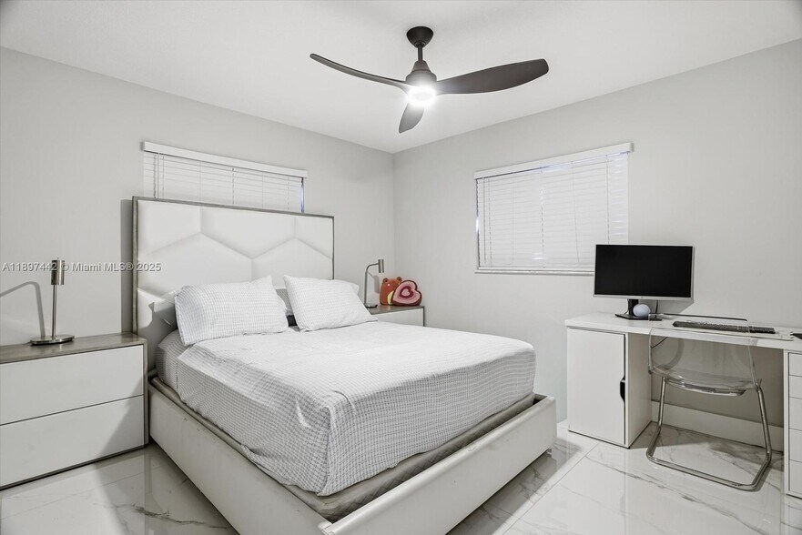 Building Photo - 6948 NW 8th Ct