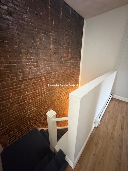 Building Photo - 16 Flint St