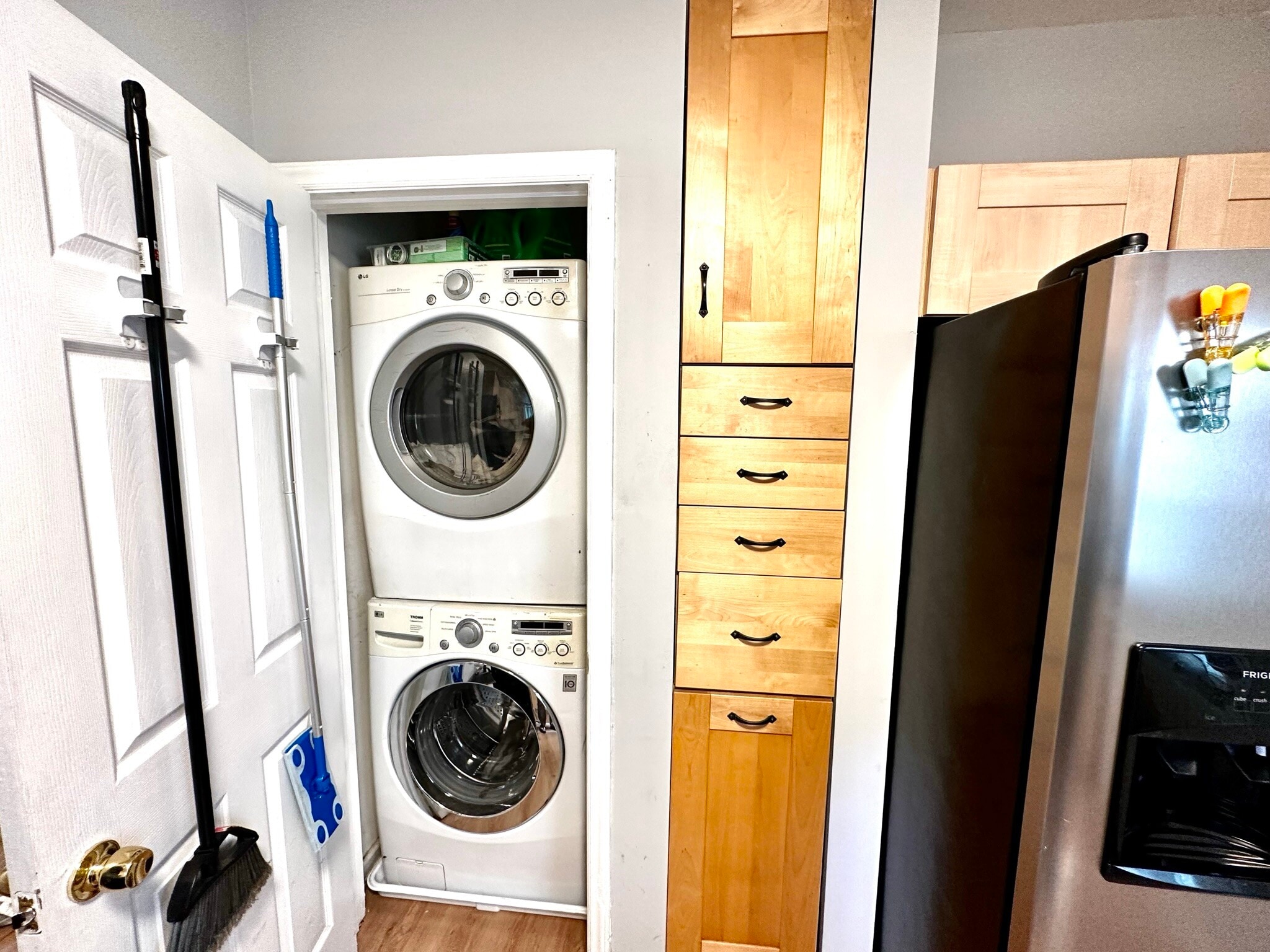 Building Photo - 2111 Highland St