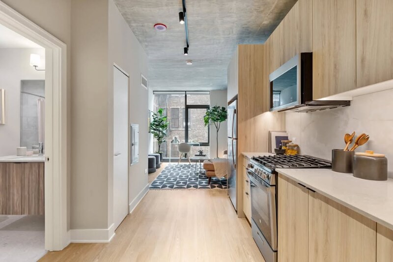 Primary Photo - 352 S Aberdeen St