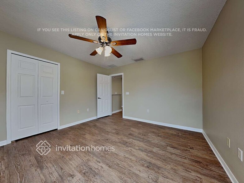 Building Photo - 2458 Hamlet Cir