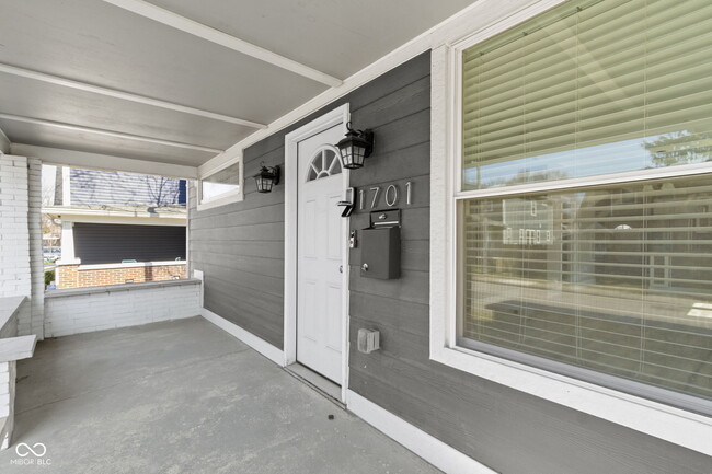 Building Photo - 1701 Barth Ave