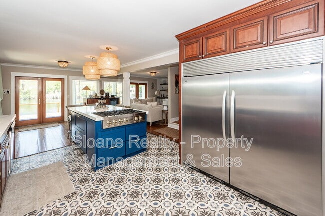Building Photo - 834 Harbor Pl Dr