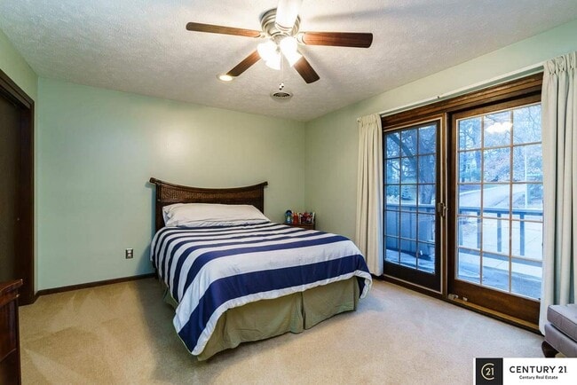 Building Photo - 845 Hidden Hills Dr