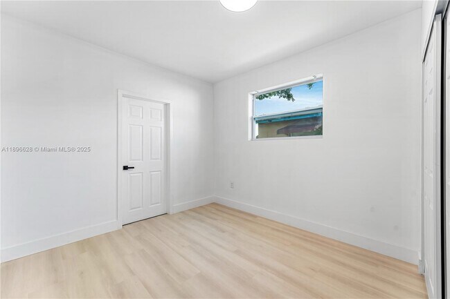 Building Photo - 2600 NW 68th Way