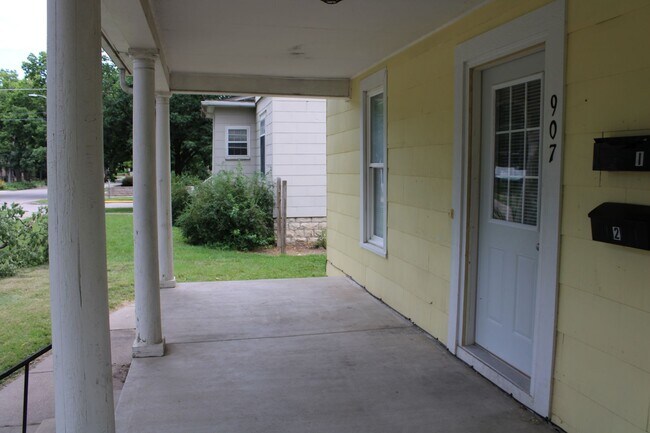 Building Photo - 907 Leavenworth St