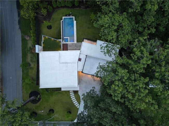 Building Photo - 3566 Cantrell Rd NE
