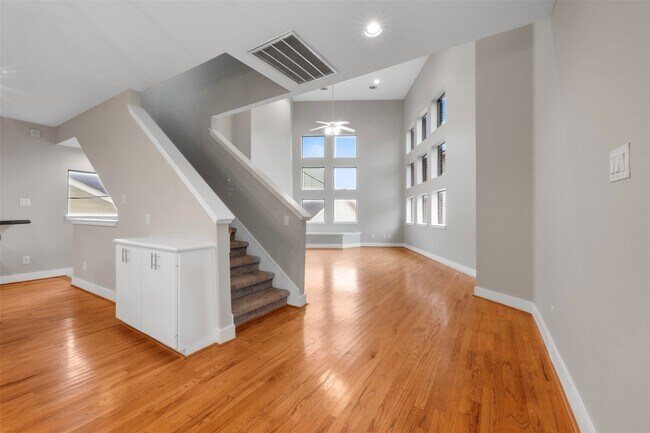 Building Photo - 9716 Linkmeadow Ln