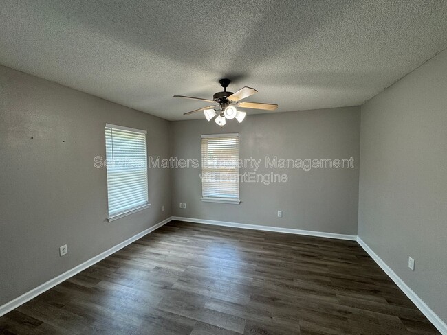 Building Photo - 5079 Cocoa Dr