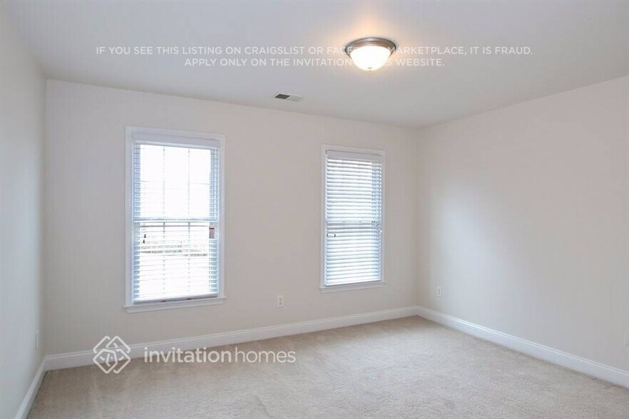 Building Photo - 5633 Legacy Cir