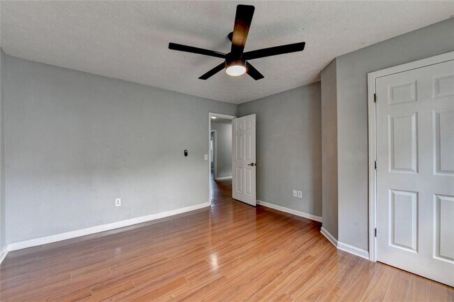Building Photo - 702 Ashley Glen Ln