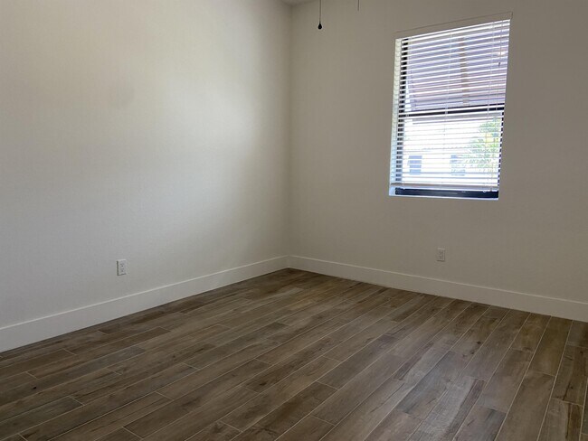 Building Photo - 365 Bella Sol Way