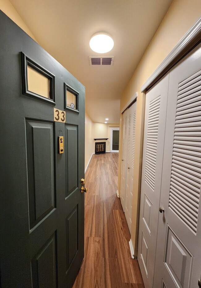 Building Photo - 33 Cypress Ct