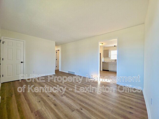 Building Photo - 3728 Crosby Dr