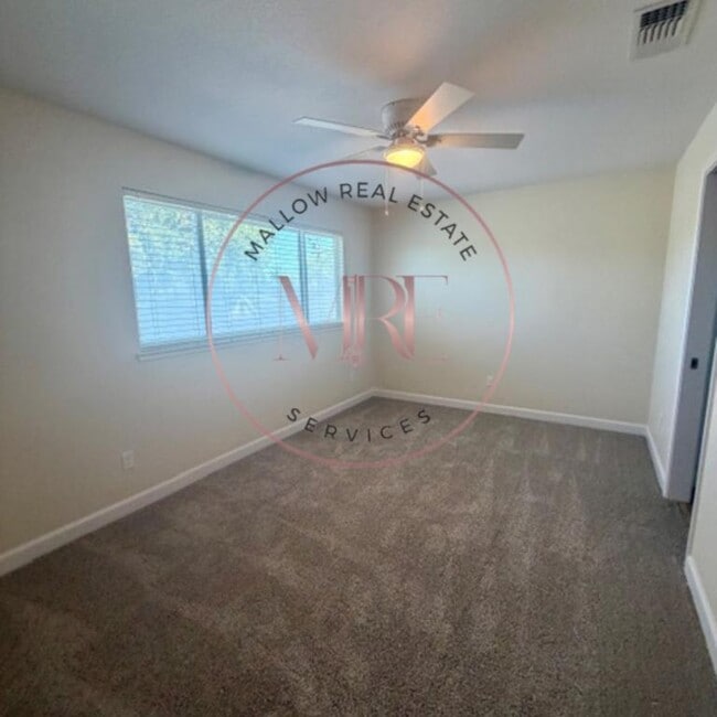 Building Photo - 1231 1/2 Eunice Dr