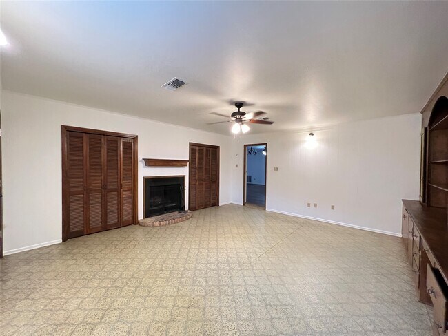 Building Photo - 2232 Ripple Creek Dr
