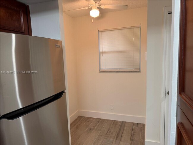 Building Photo - 2700 Coral Springs Dr