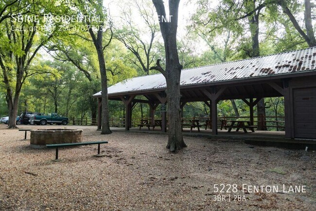 Building Photo - 5228 Fenton Ln