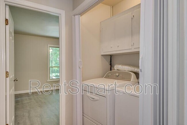 Building Photo - 2913 Running Creek Ln