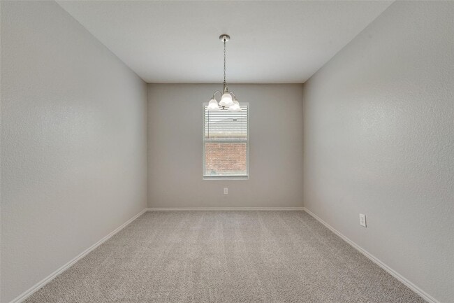 Building Photo - 613 Preston Dr