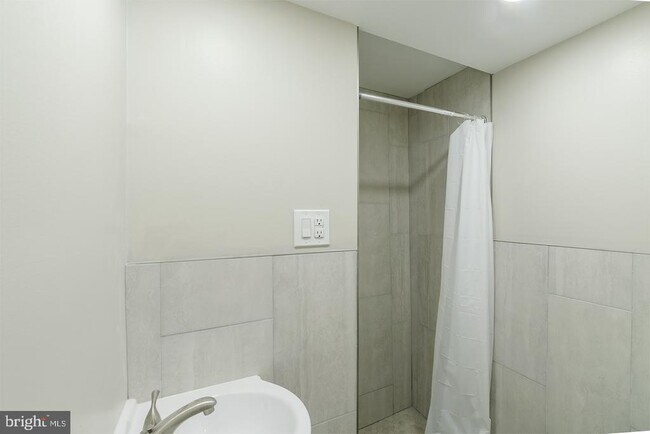 Building Photo - 1126 Passyunk Ave