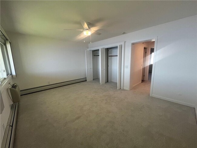 Building Photo - 400 Narragansett Pkwy