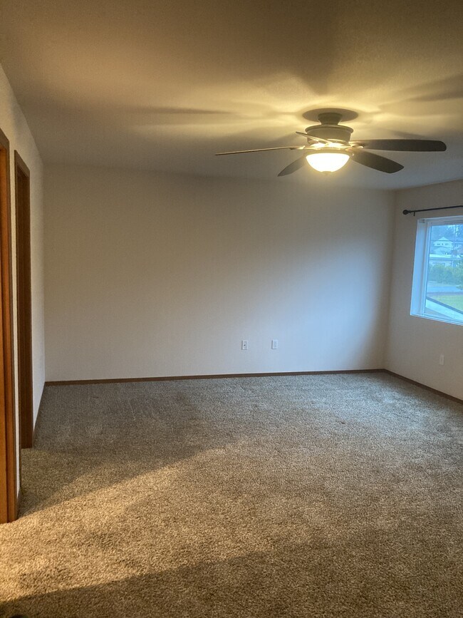 Building Photo - 24215 10th Ave S