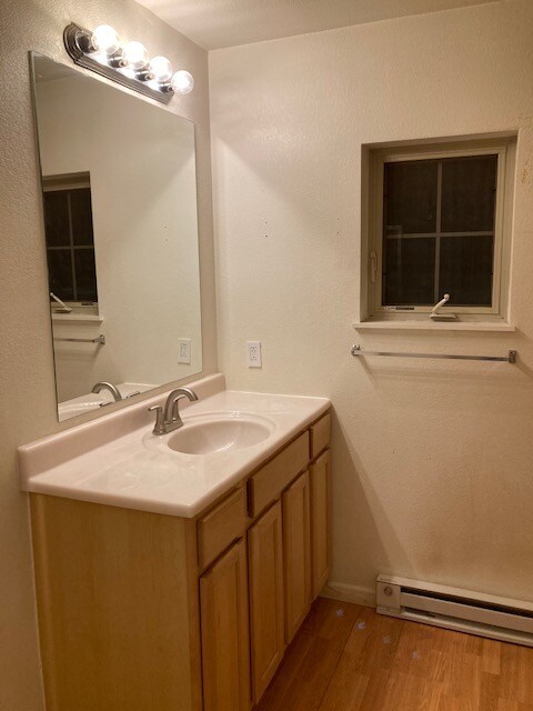Building Photo - 813 Castello Ave