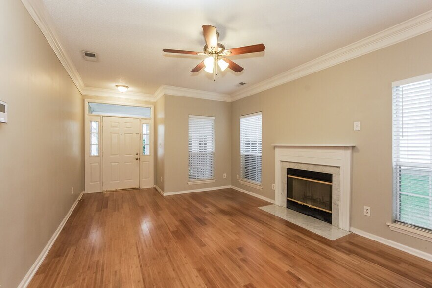 Building Photo - 9603 Mary Juan Ln