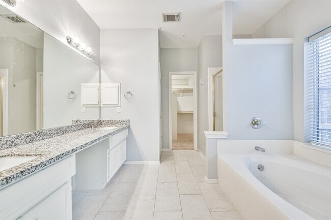 Building Photo - 18802 Half Volley Cir