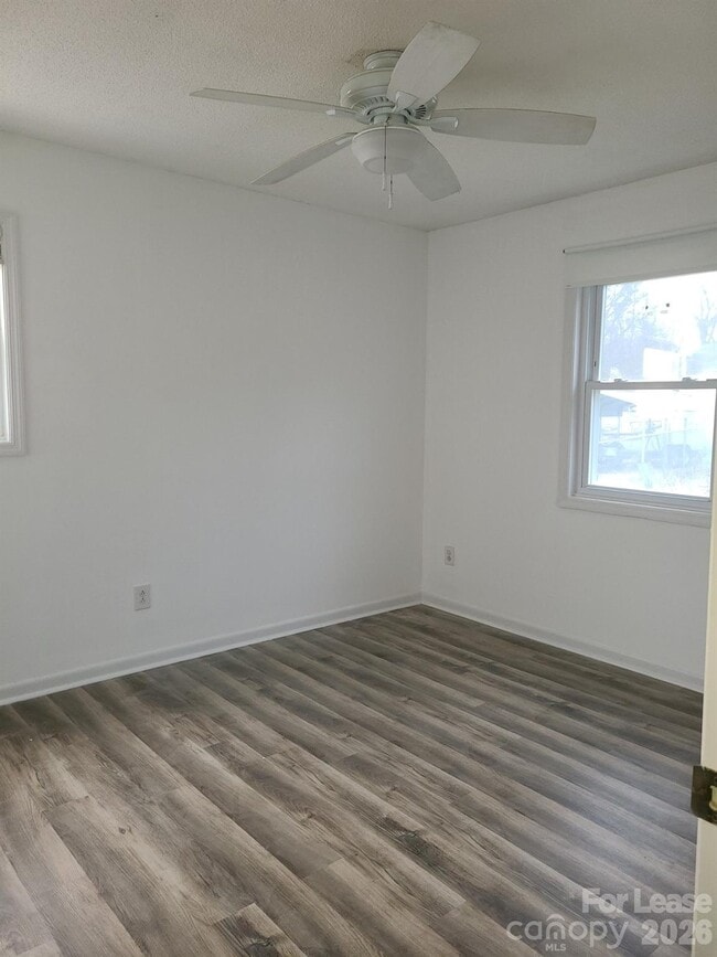 Building Photo - 201 Eastwood Dr