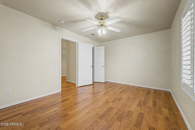 Building Photo - 1722 E Samuel Dr