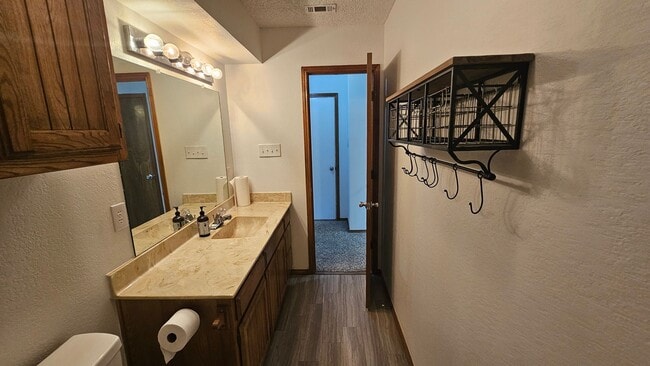 Building Photo - 1700 Kendolph Dr