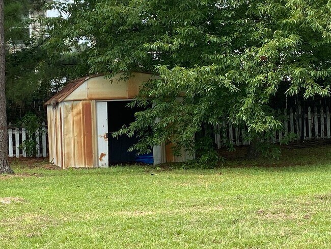 Building Photo - 183 Independence Dr